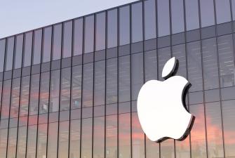 Apple Plans to Include AI on Tech Devices 